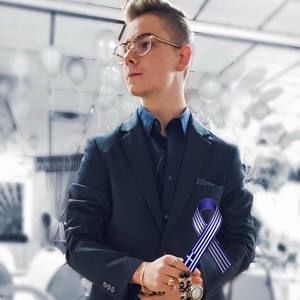 Meet your Posher, Yianni